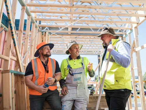 How to be SunSmart when working outdoors image